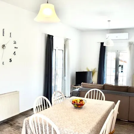 Cozy Renovated Apartment 