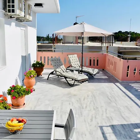 Cozy Renovated Apartment 